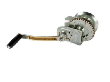 Perävaunun vinssi kuormapainejarrulla (teräsvaijeri)