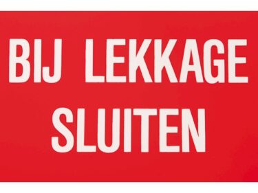 Bij lekkage sluiten sticker