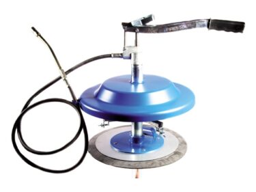 Vetspuit direct op emmer