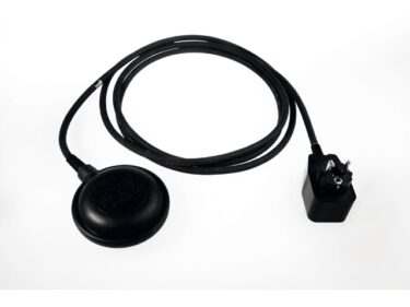 Level switch with float